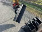 Caterpillar 302.7D CR avec 3 godets – Image 12
