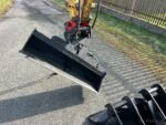 Caterpillar 302.7D CR avec 3 godets – Image 13