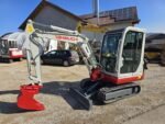 Takeuchi TB 125 avec 3 godets