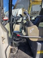 Takeuchi TB 125 avec 3 godets – Image 3