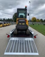 Volvo ECR25D avec 3 godets et Remorque – Image 13