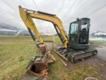 New holland E50B SR avec Accessoires