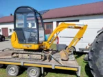 Jcb 8018 CTS avec Accessoires et remorque
