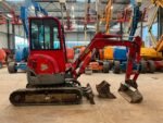 Yanmar Vio 25-4 avec 3 godets